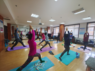 张店区房镇镇开展“身心‘瑜’悦 ‘伽’倍美丽”活动，推动健康生活与社区共建